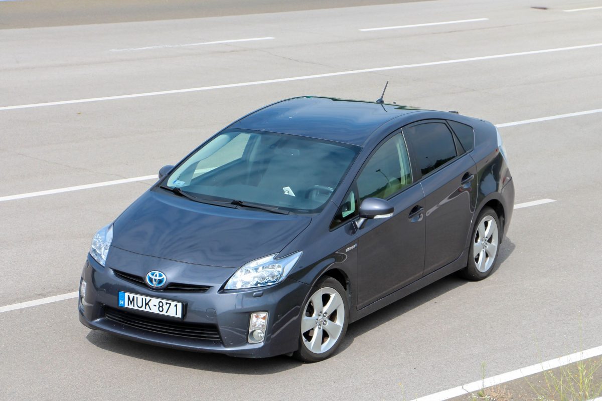 TOYOTA PRIUS