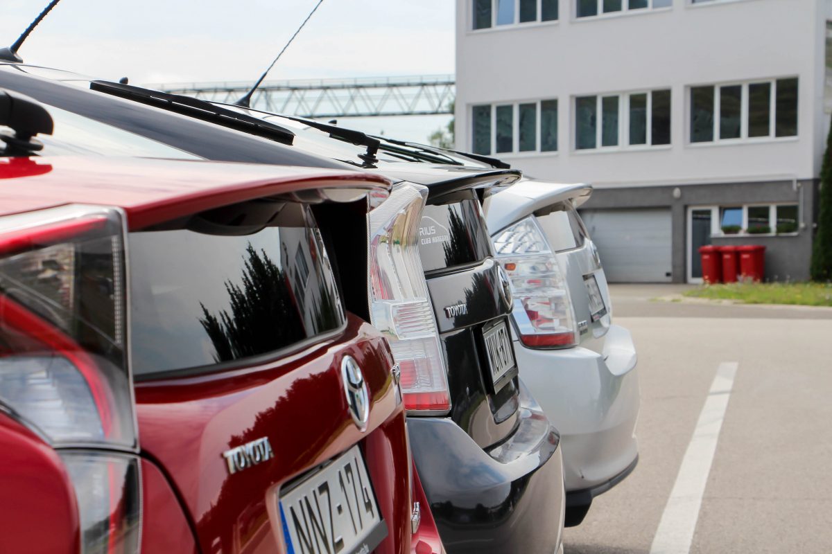 TOYOTA PRIUS