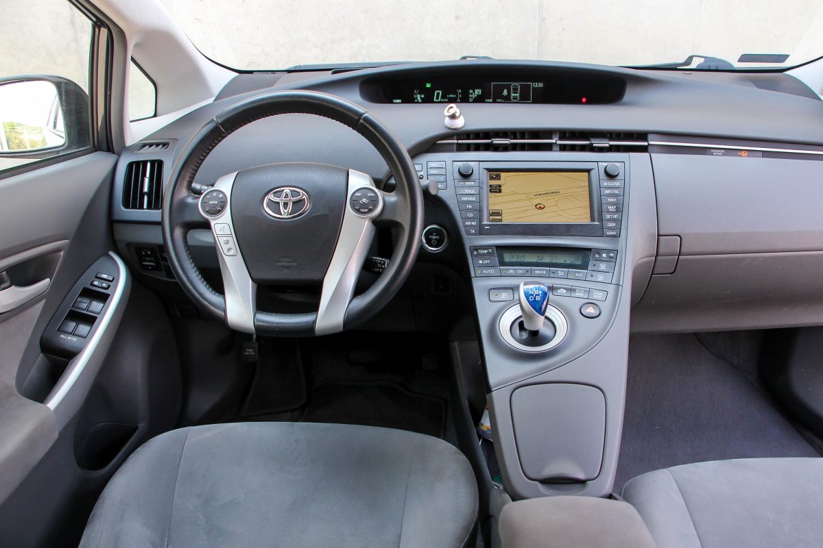TOYOTA PRIUS