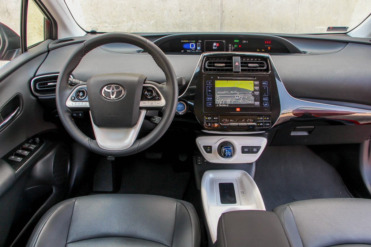 TOYOTA PRIUS