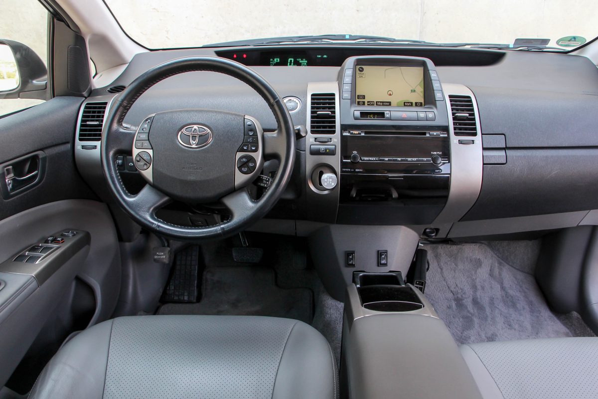 TOYOTA PRIUS