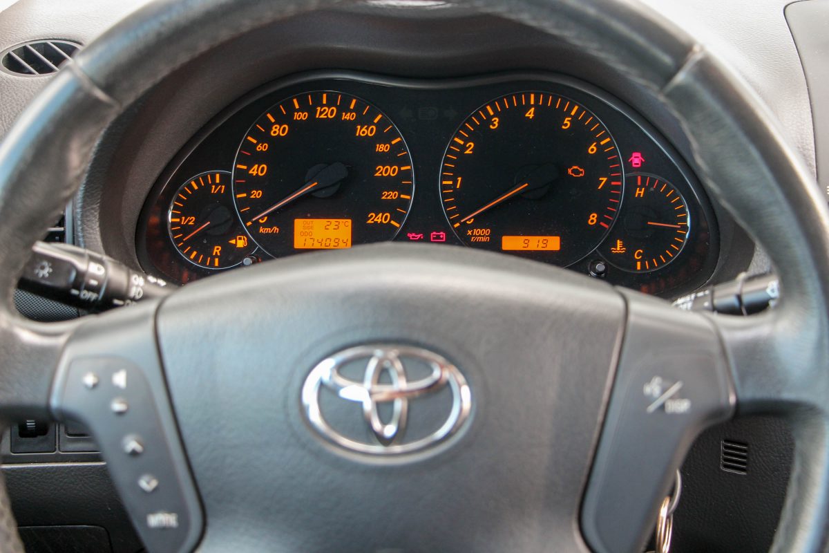 TOYOTA AVENSIS