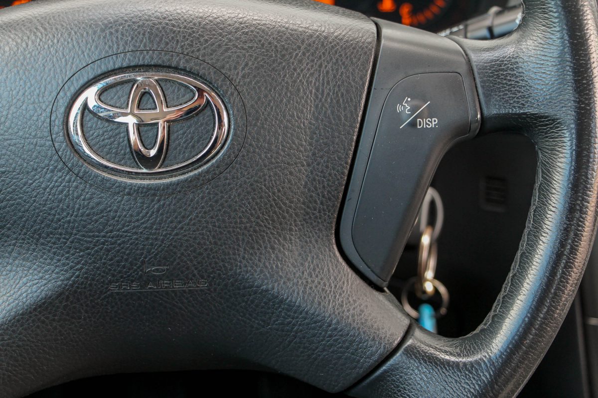 TOYOTA AVENSIS