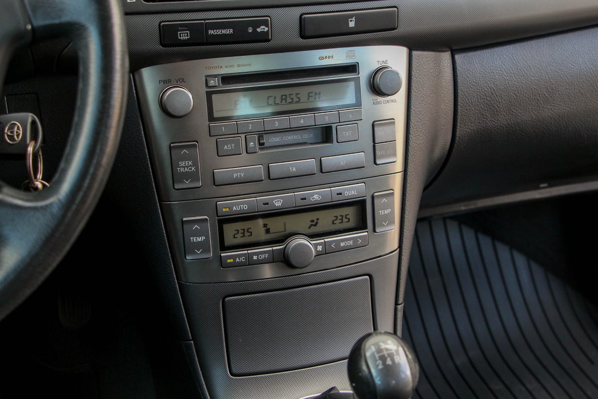 TOYOTA AVENSIS