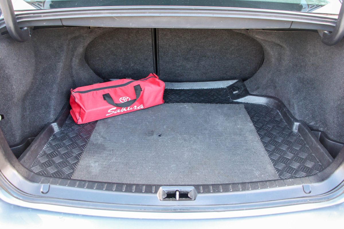 TOYOTA AVENSIS