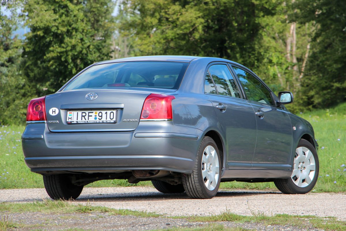 TOYOTA AVENSIS