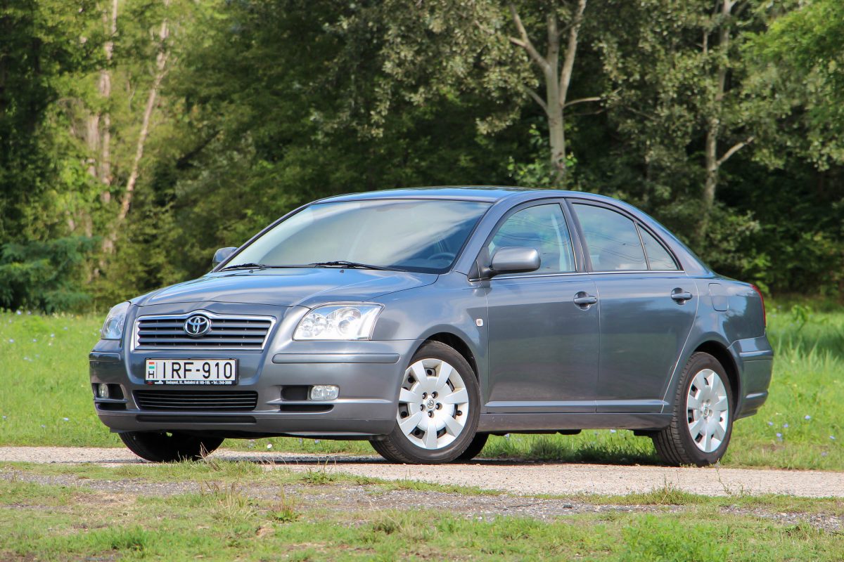 TOYOTA AVENSIS