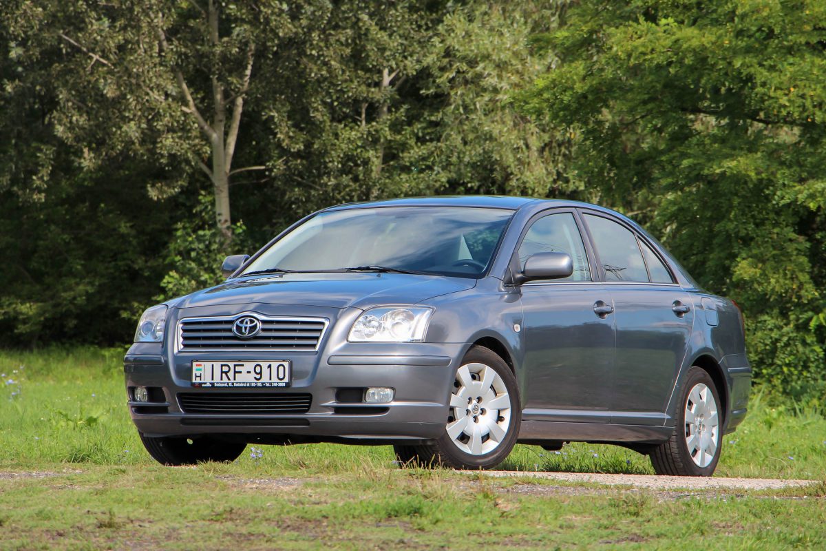 TOYOTA AVENSIS