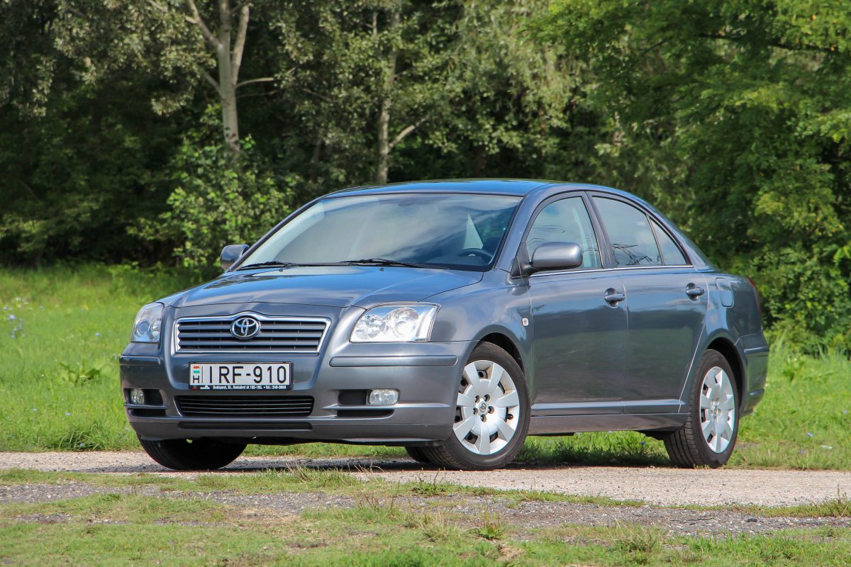 TOYOTA AVENSIS