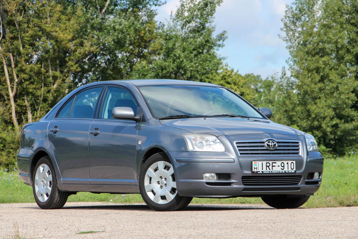 TOYOTA AVENSIS