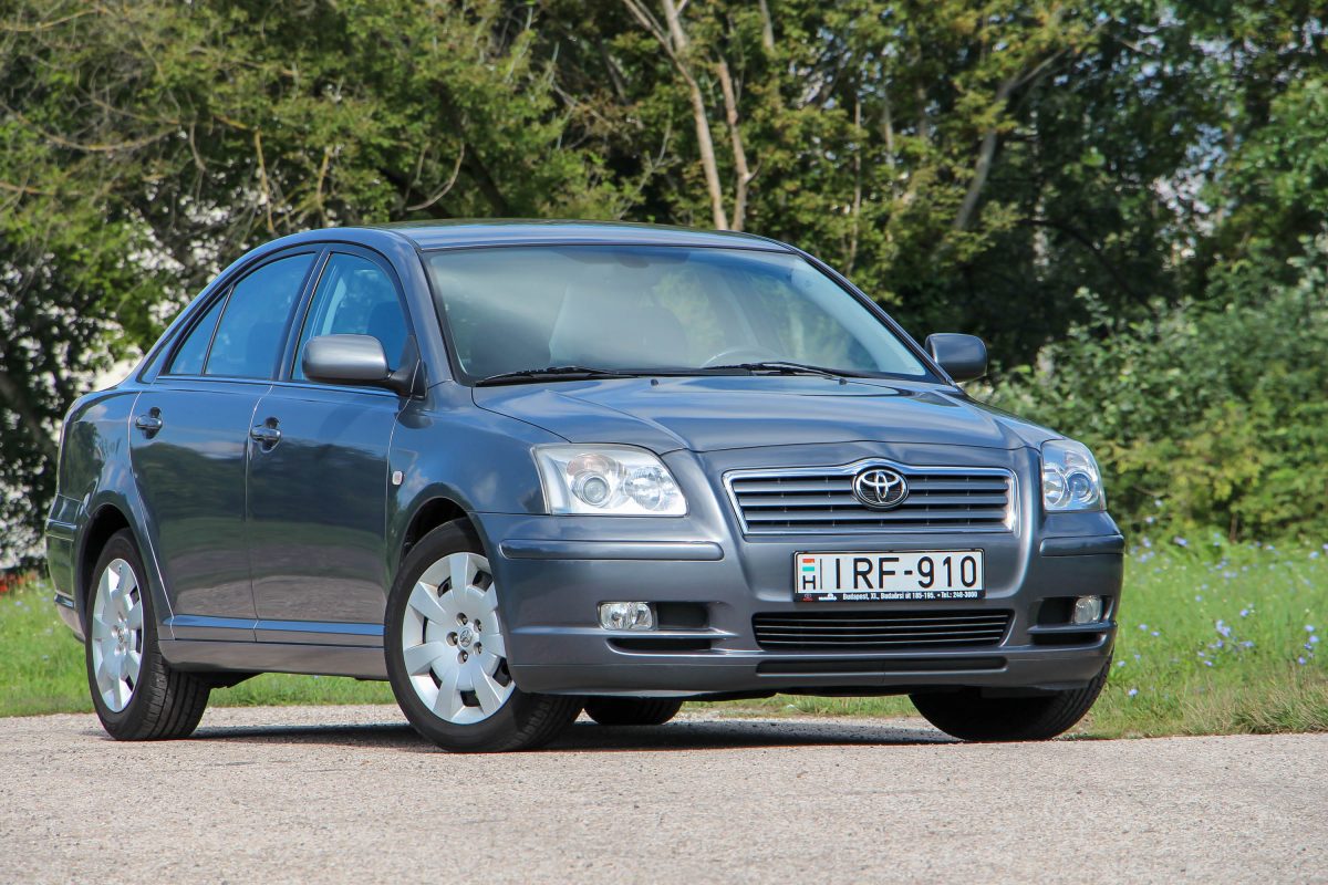 TOYOTA AVENSIS
