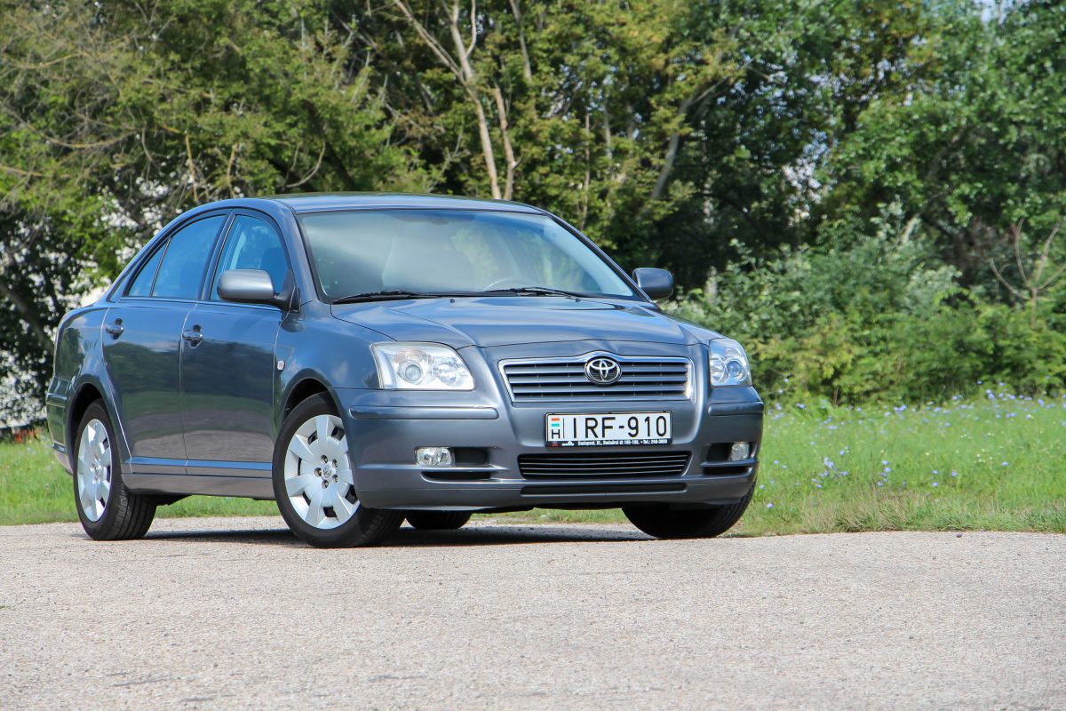 TOYOTA AVENSIS