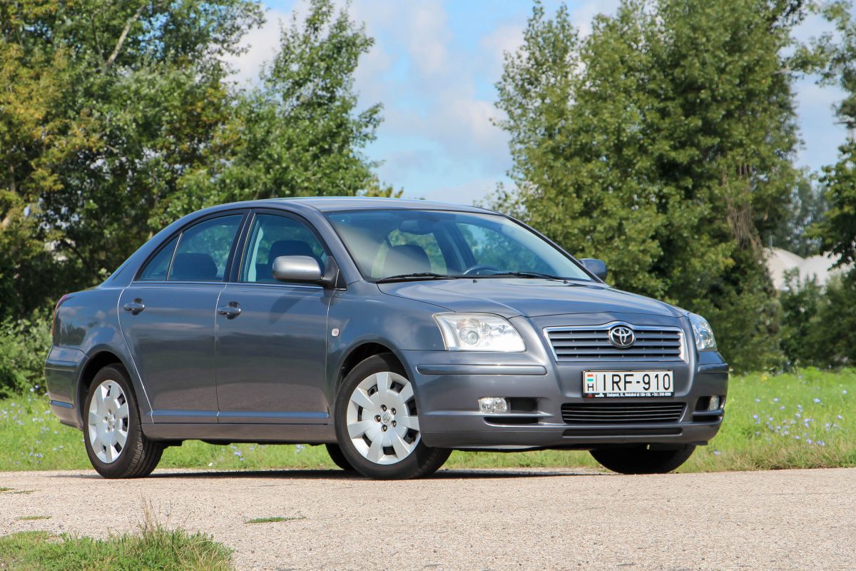 TOYOTA AVENSIS