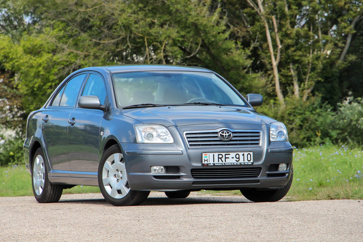 TOYOTA AVENSIS