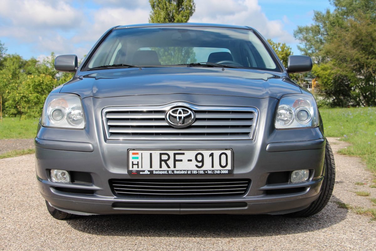 TOYOTA AVENSIS