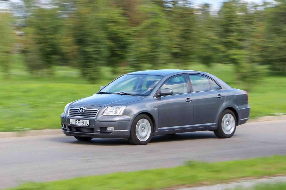 TOYOTA AVENSIS