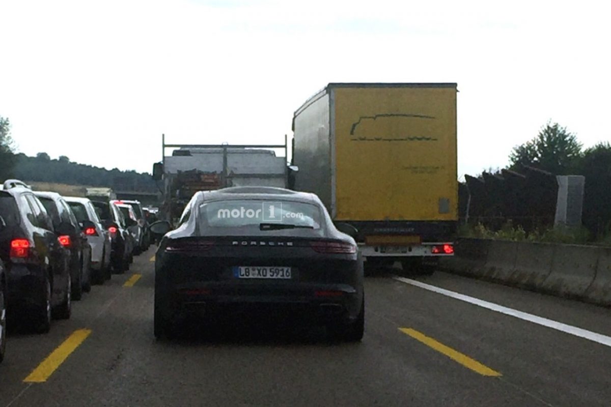 PORSCHE PANAMERA