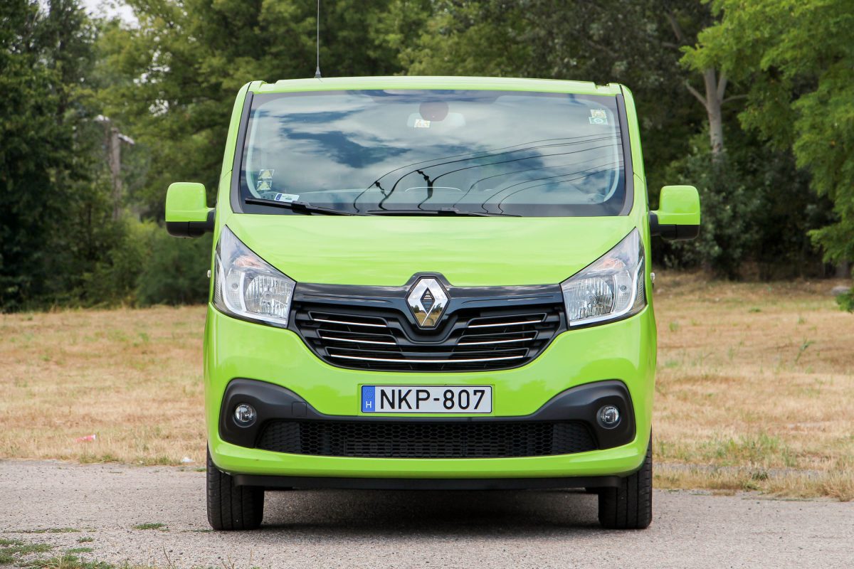 RENAULT TRAFIC