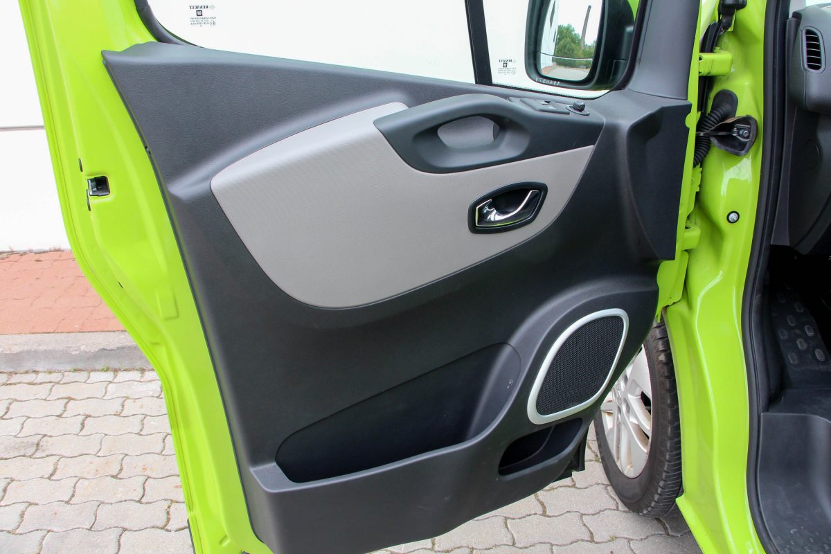 RENAULT TRAFIC