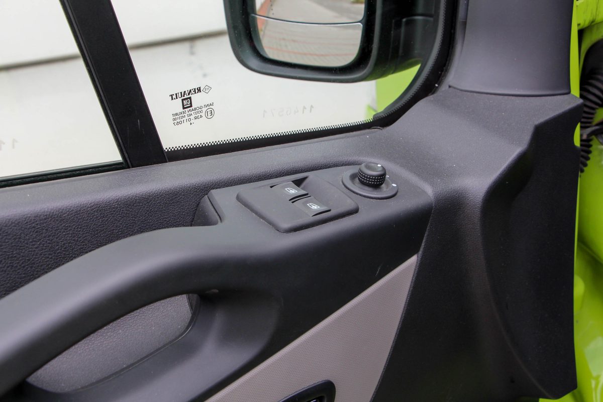 RENAULT TRAFIC
