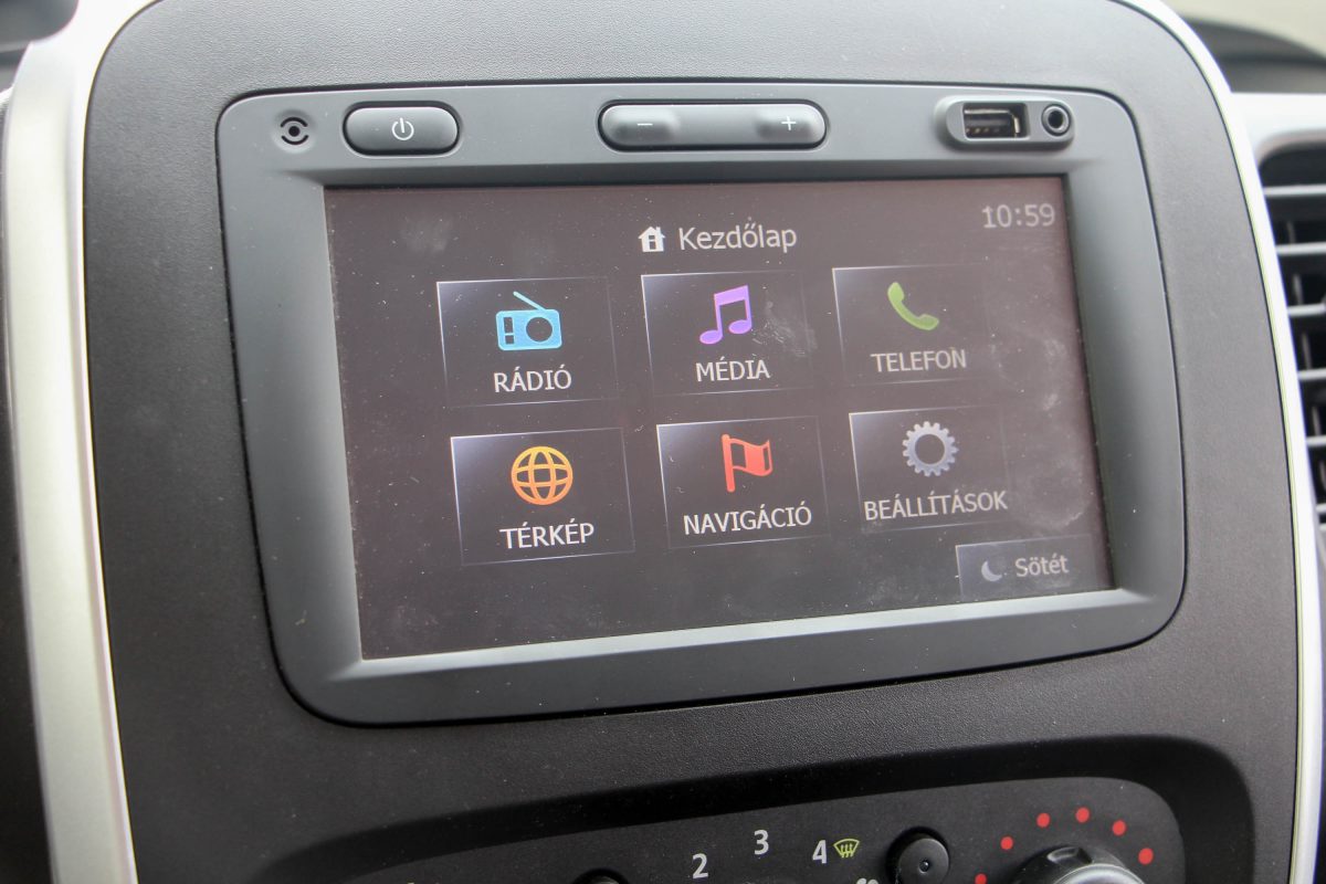 RENAULT TRAFIC