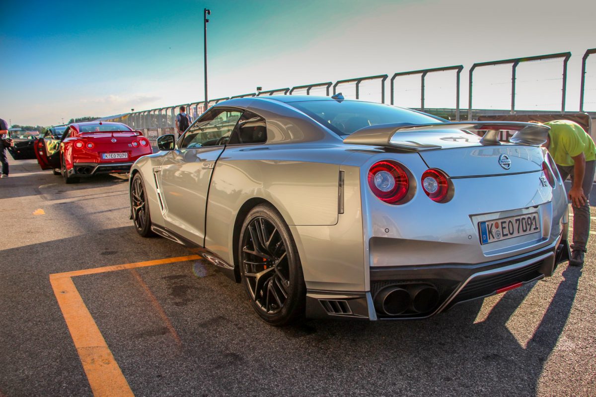 NISSAN GT-R