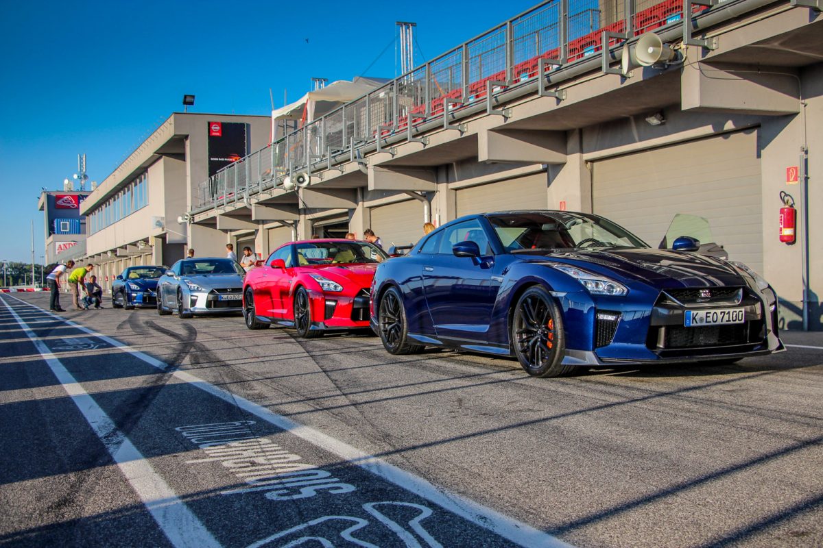 NISSAN GT-R