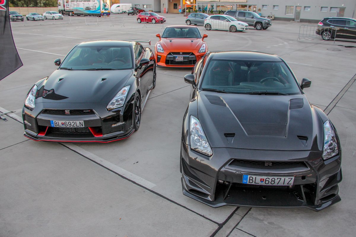 NISSAN GT-R