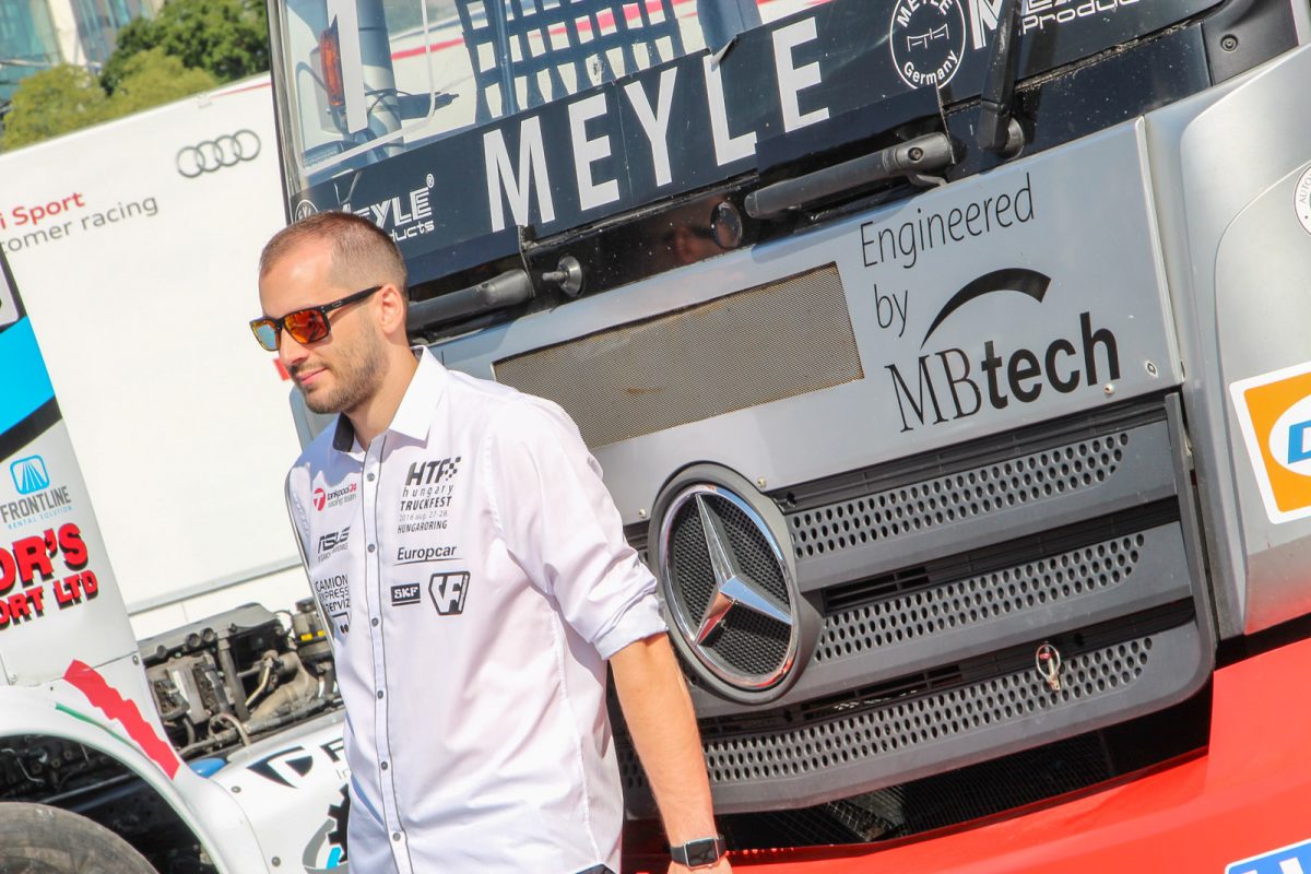 MERCEDES-BENZ