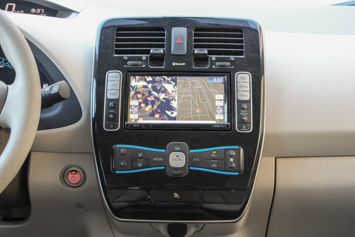 NISSAN LEAF
