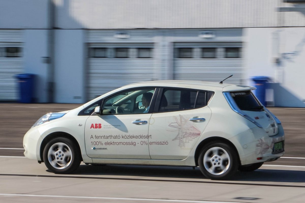 NISSAN LEAF