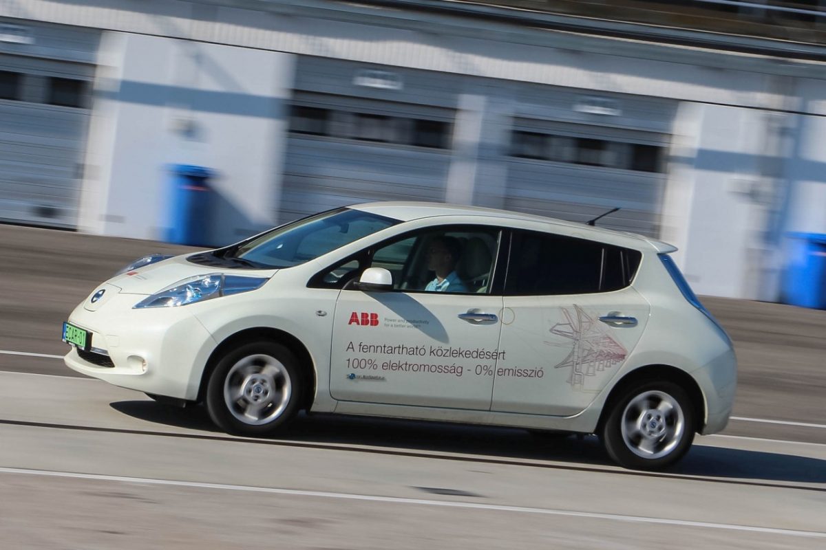 NISSAN LEAF