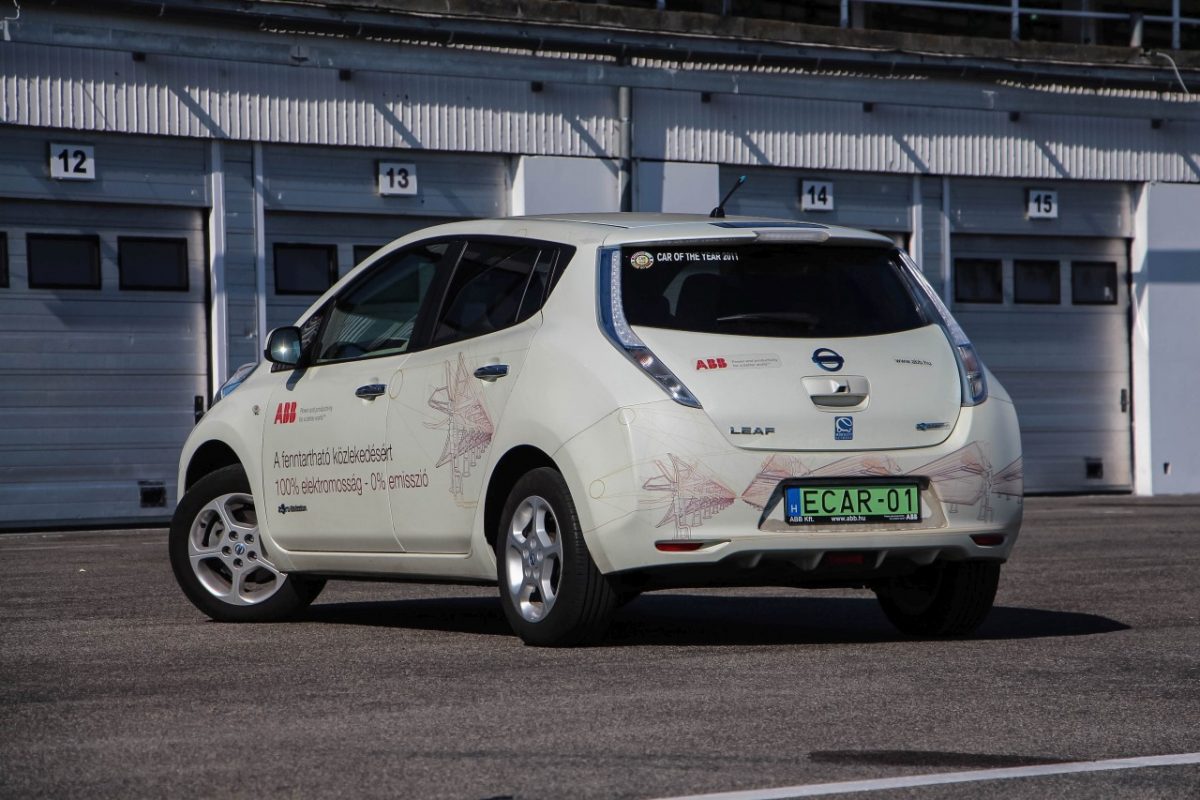 NISSAN LEAF