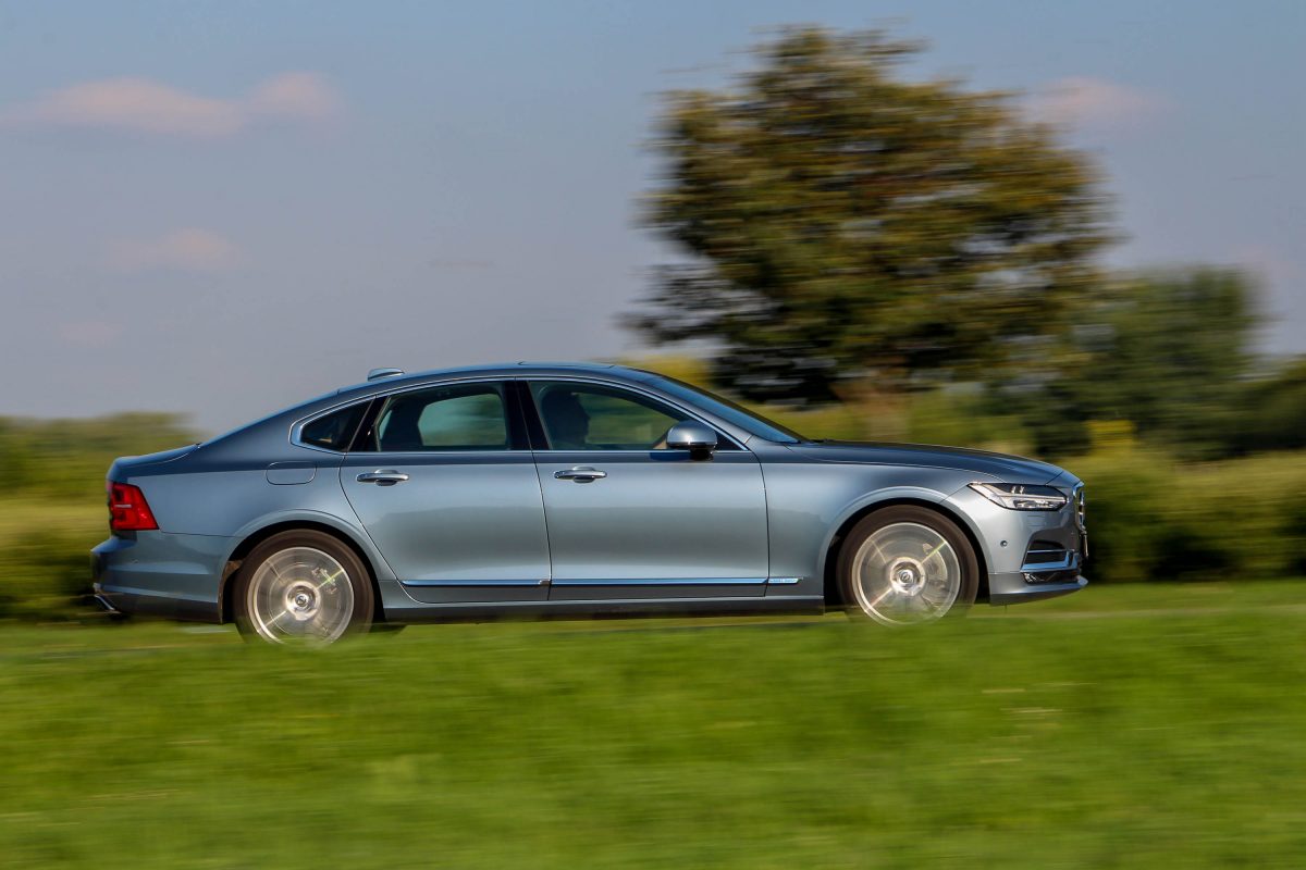 VOLVO S90