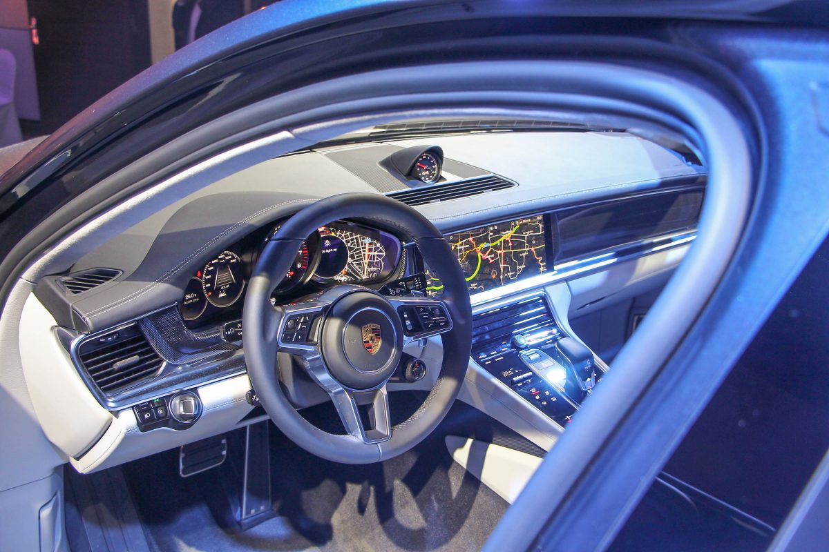 PORSCHE PANAMERA