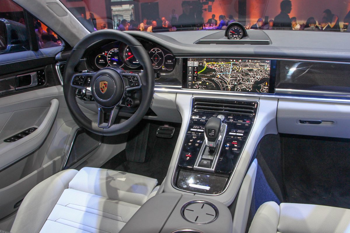 PORSCHE PANAMERA