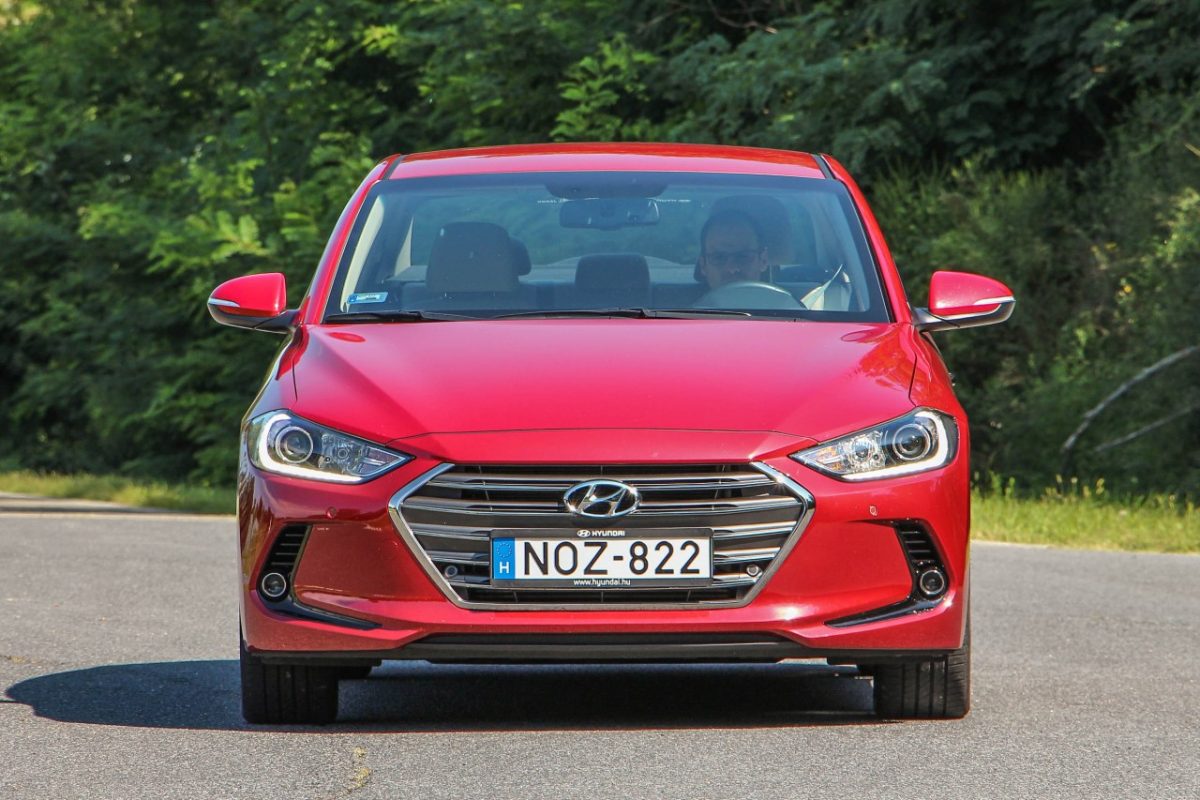 HYUNDAI ELANTRA