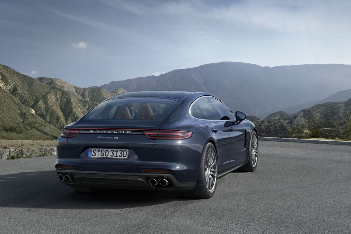PORSCHE PANAMERA