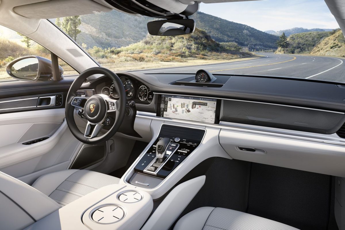 PORSCHE PANAMERA