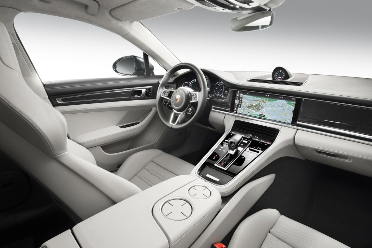 PORSCHE PANAMERA