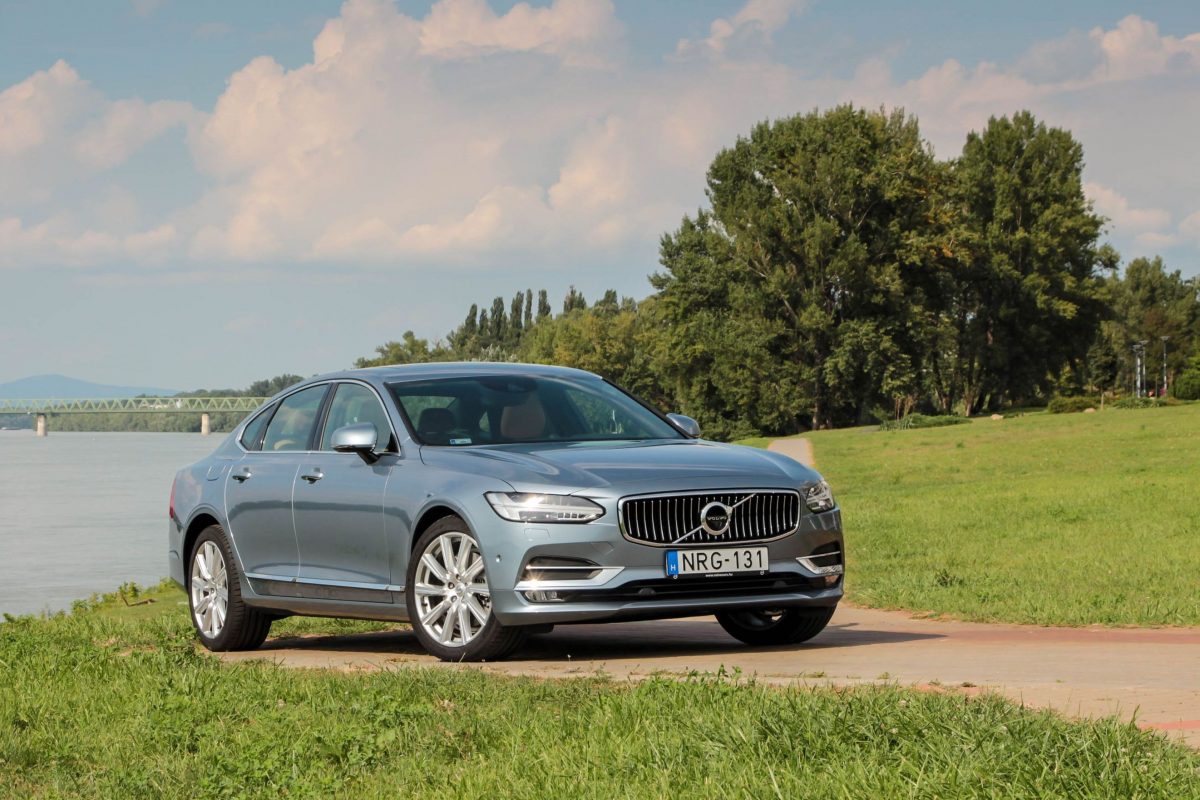 VOLVO S90