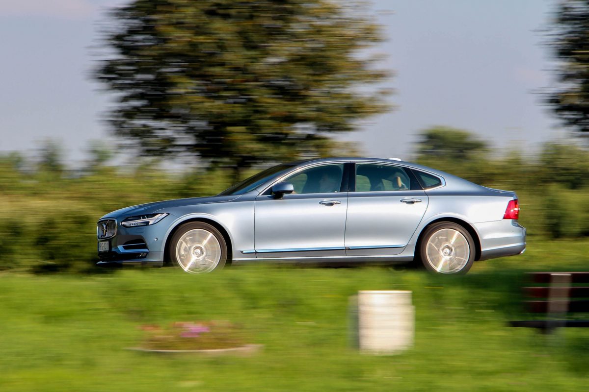 VOLVO S90