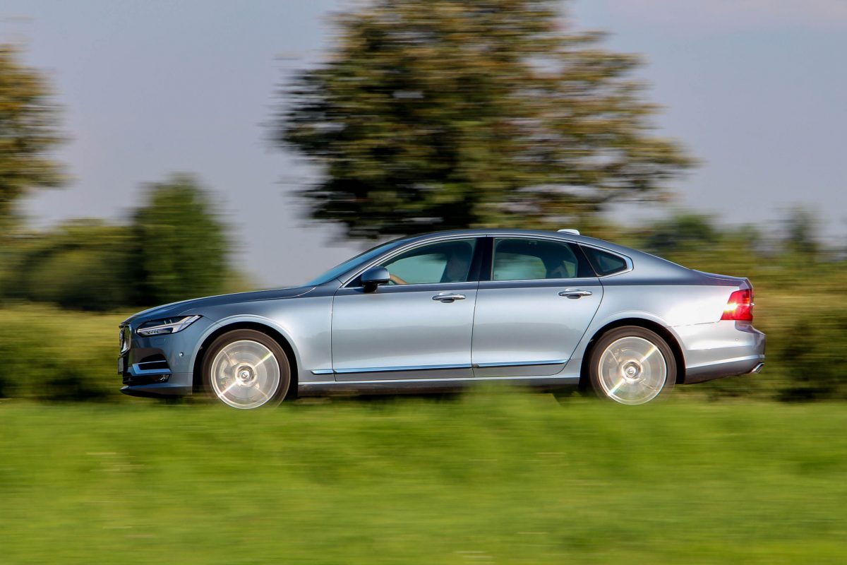 VOLVO S90