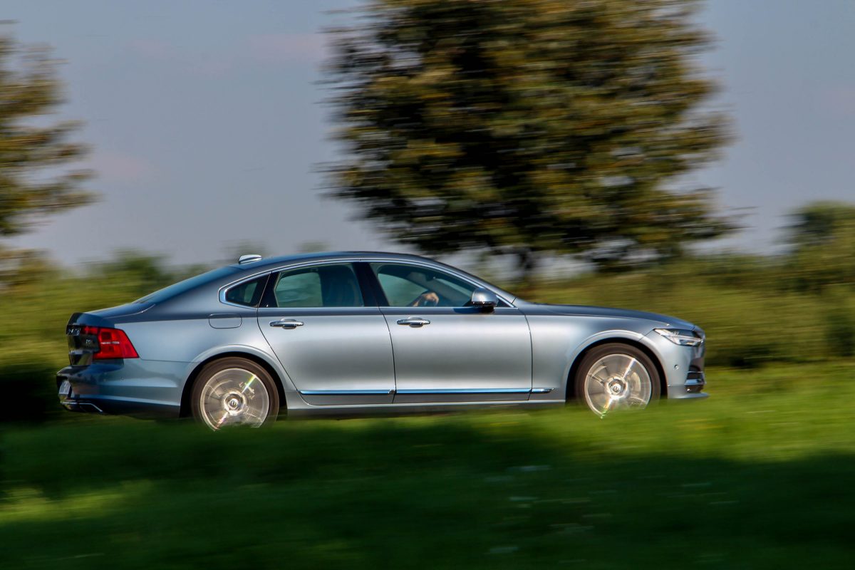 VOLVO S90