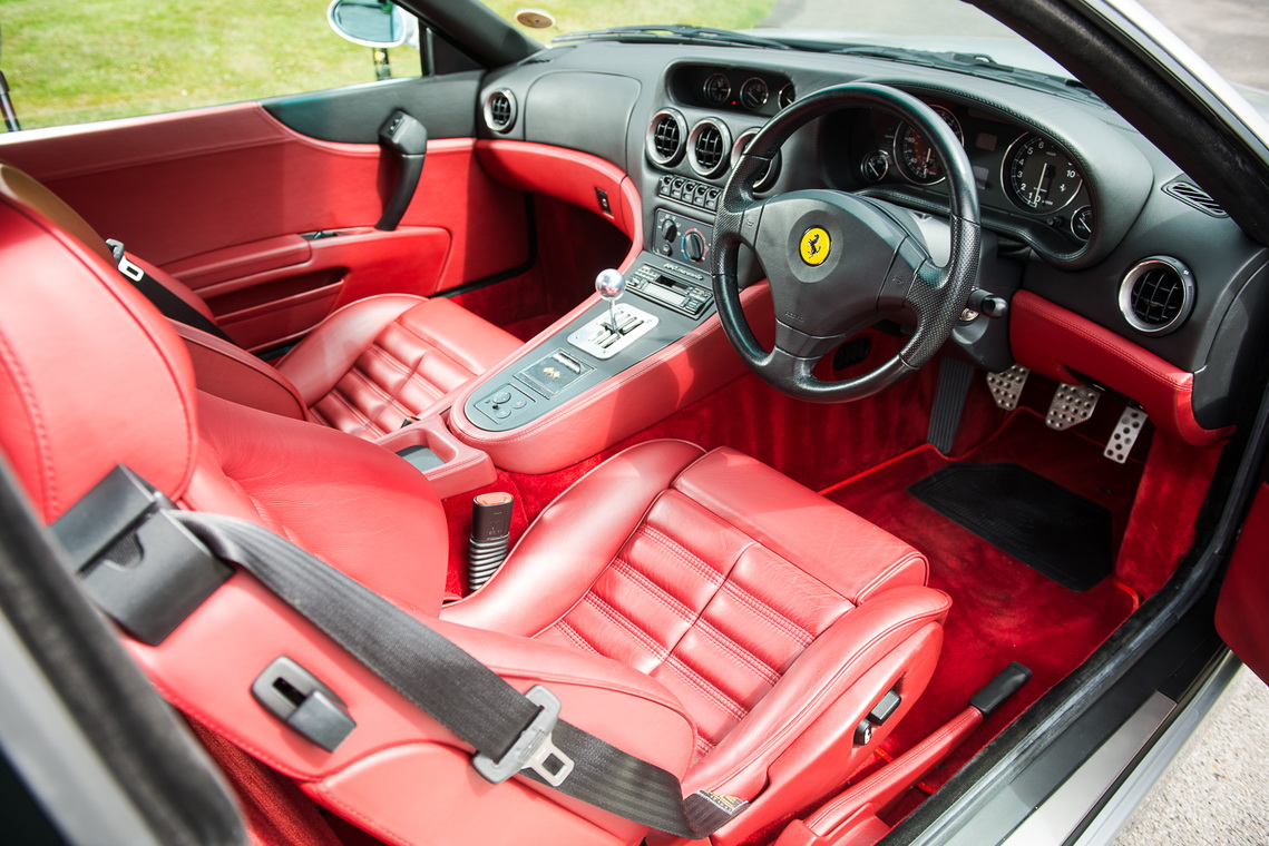 FERRARI 550