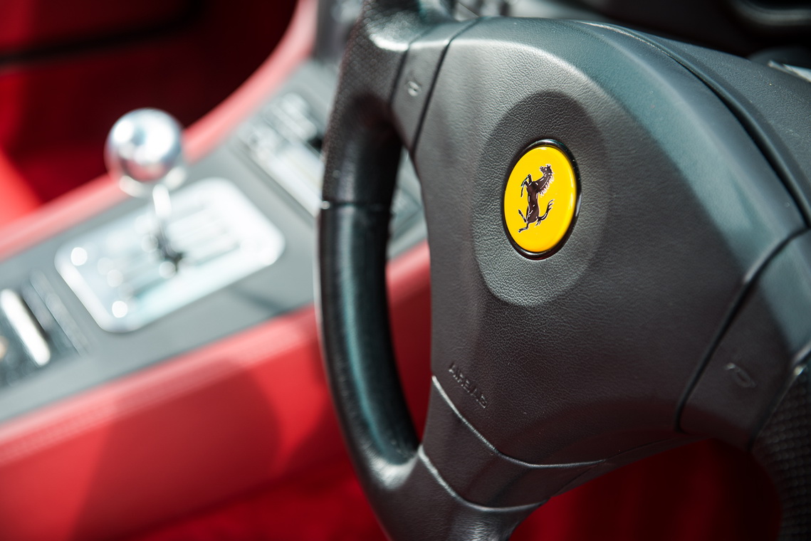 FERRARI 550