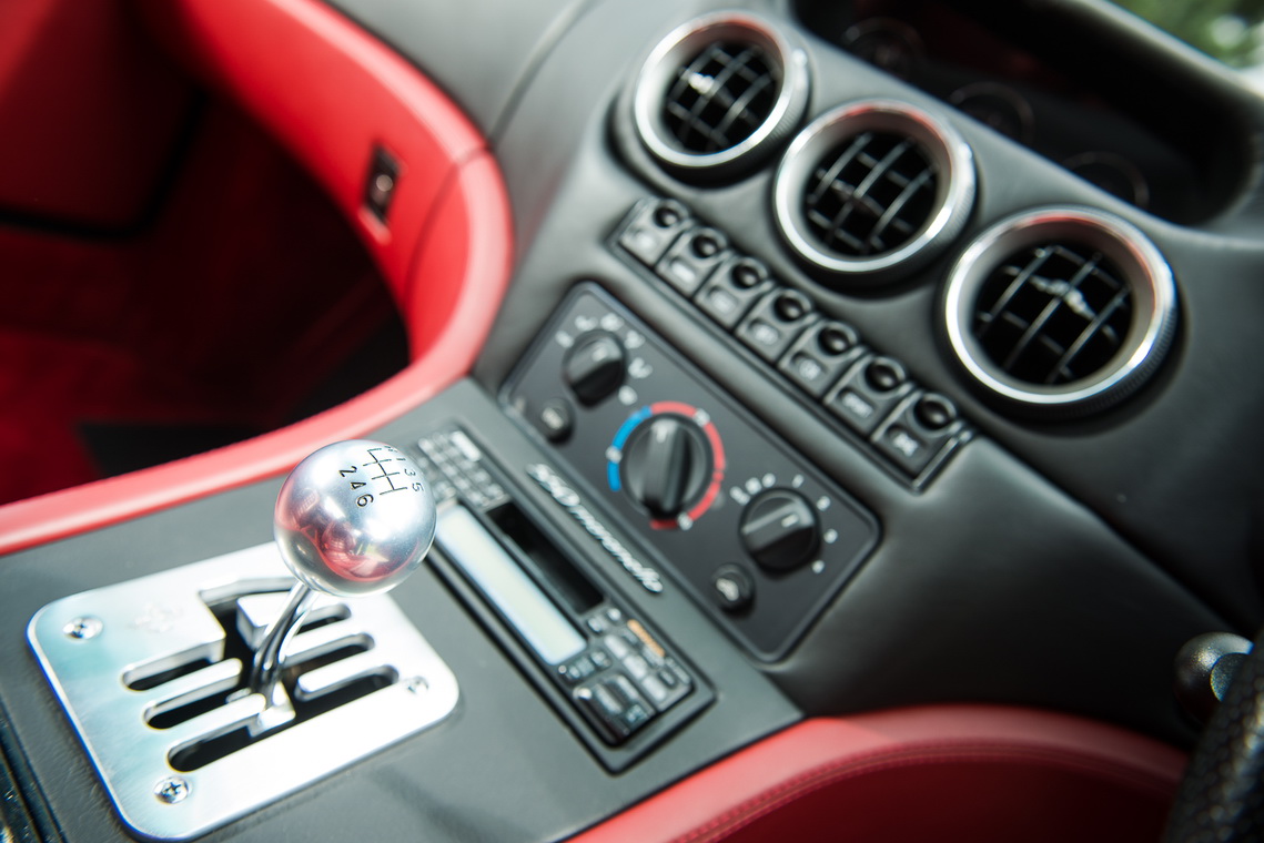 FERRARI 550
