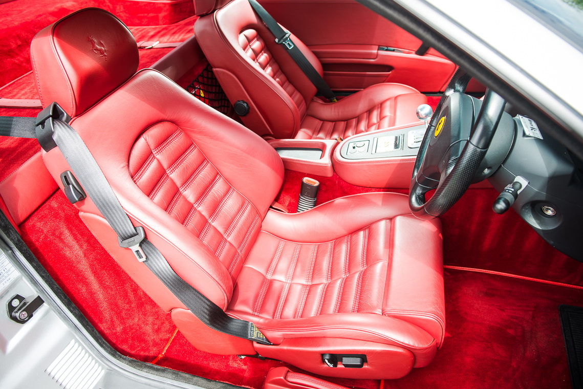 FERRARI 550