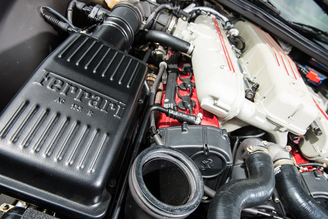 FERRARI 550