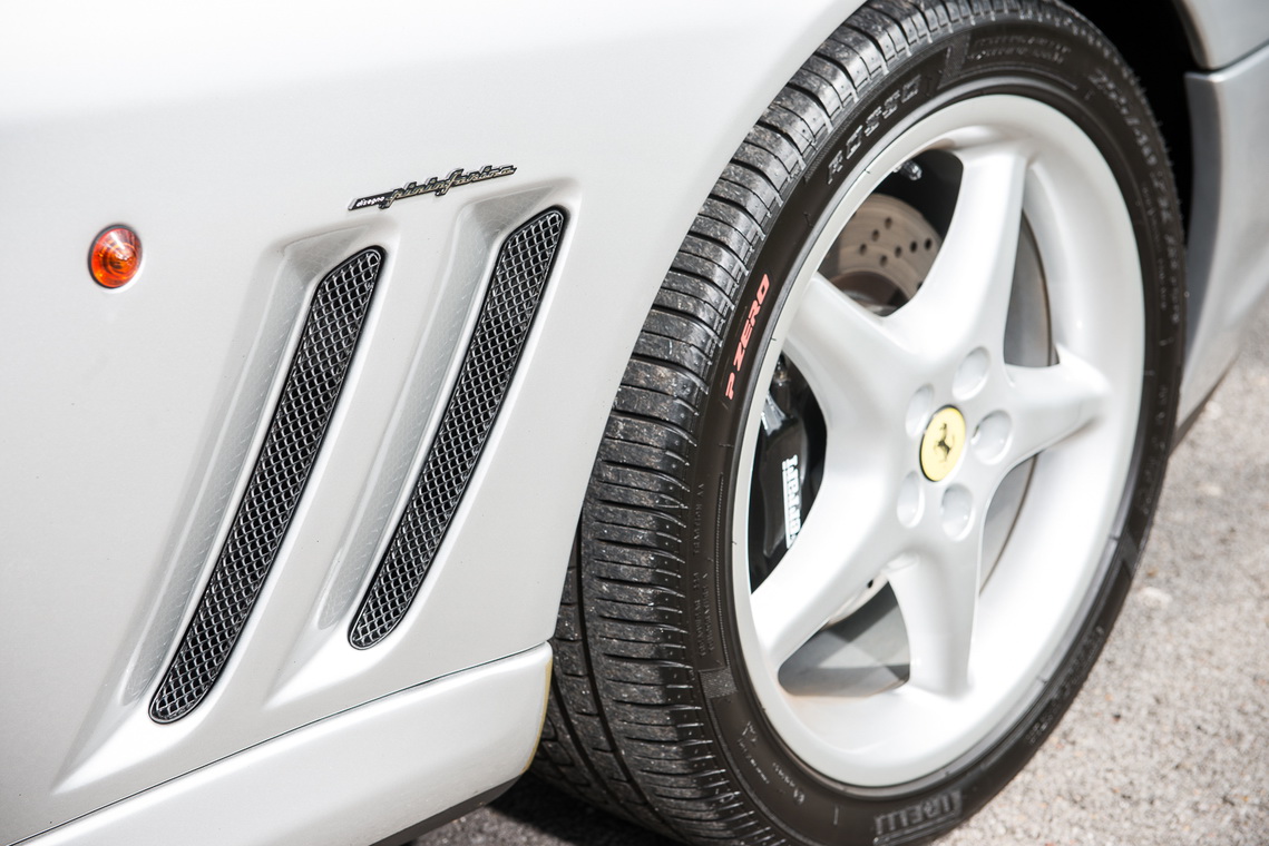 FERRARI 550